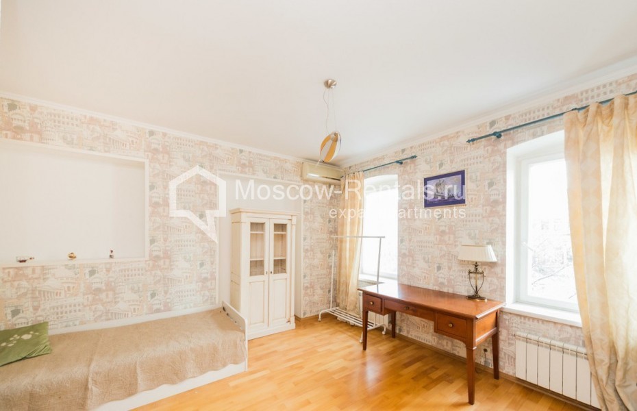 Photo #5 3-room (2 BR) apartment for <a href="http://moscow-rentals.ru/en/articles/long-term-rent" target="_blank">a long-term</a> rent
 in Russia, Moscow, Petrovka str, 26С2