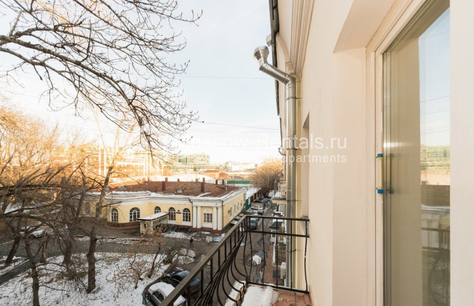 Photo #11 3-room (2 BR) apartment for <a href="http://moscow-rentals.ru/en/articles/long-term-rent" target="_blank">a long-term</a> rent
 in Russia, Moscow, Petrovka str, 26С2
