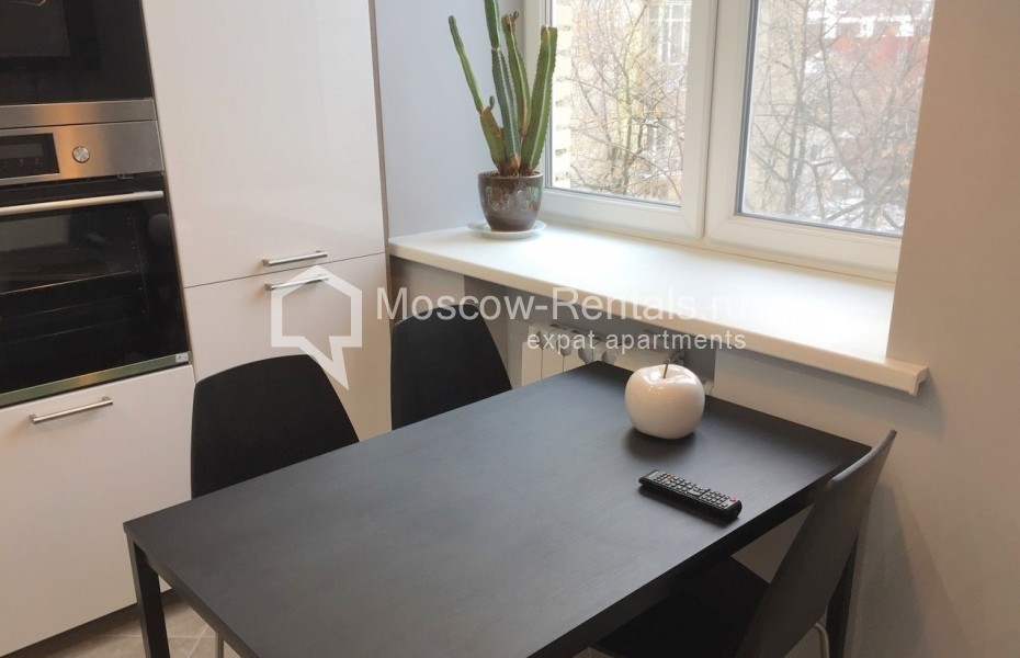 Photo #3 2-room (1 BR) apartment for <a href="http://moscow-rentals.ru/en/articles/long-term-rent" target="_blank">a long-term</a> rent
 in Russia, Moscow, Karetny ryad str, 5/10 с 2