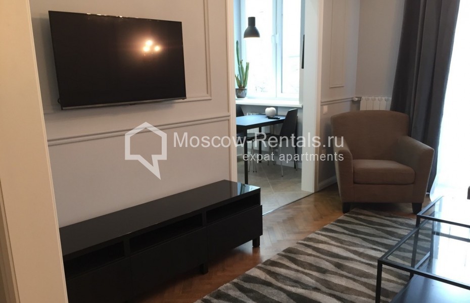 Photo #4 2-room (1 BR) apartment for <a href="http://moscow-rentals.ru/en/articles/long-term-rent" target="_blank">a long-term</a> rent
 in Russia, Moscow, Karetny ryad str, 5/10 с 2