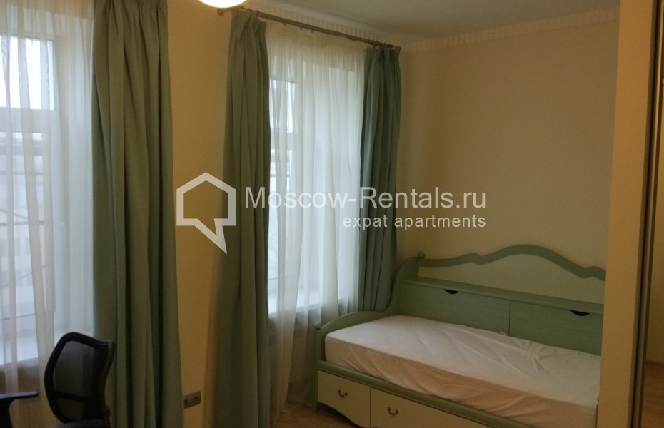 Photo #12 3-room (2 BR) apartment for <a href="http://moscow-rentals.ru/en/articles/long-term-rent" target="_blank">a long-term</a> rent
 in Russia, Moscow, Krasina, 7 bld 1