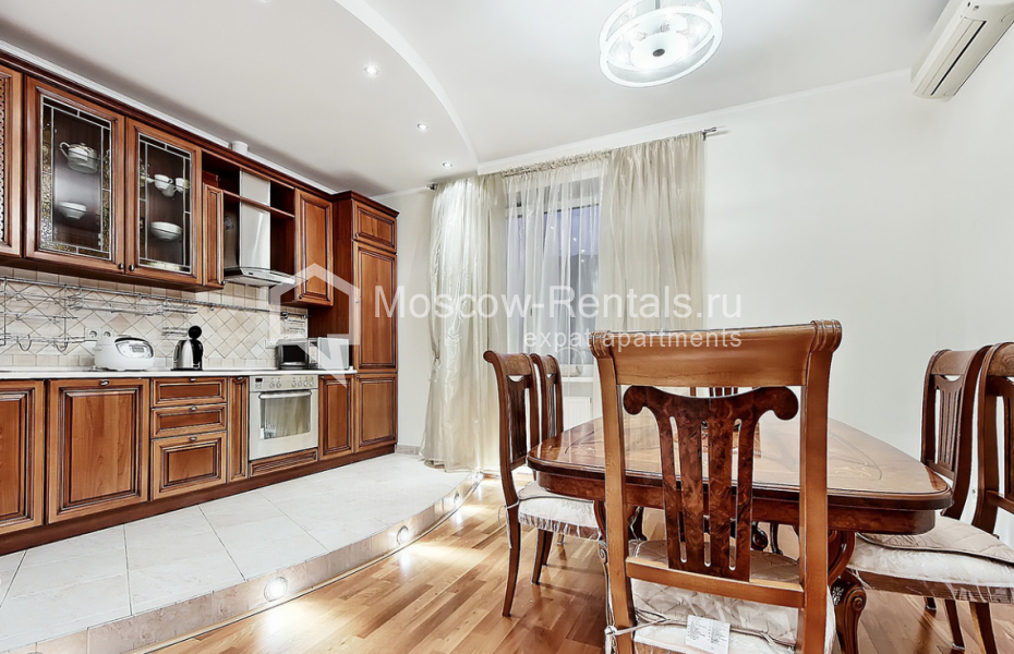 Photo #3 3-room (2 BR) apartment for <a href="http://moscow-rentals.ru/en/articles/long-term-rent" target="_blank">a long-term</a> rent
 in Russia, Moscow, Grokholsky lane, 28