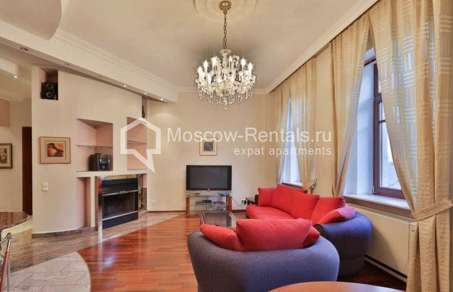 Photo #2 3-room (2 BR) apartment for <a href="http://moscow-rentals.ru/en/articles/long-term-rent" target="_blank">a long-term</a> rent
 in Russia, Moscow, Maly Tolmachevsky lane, 8 С 1