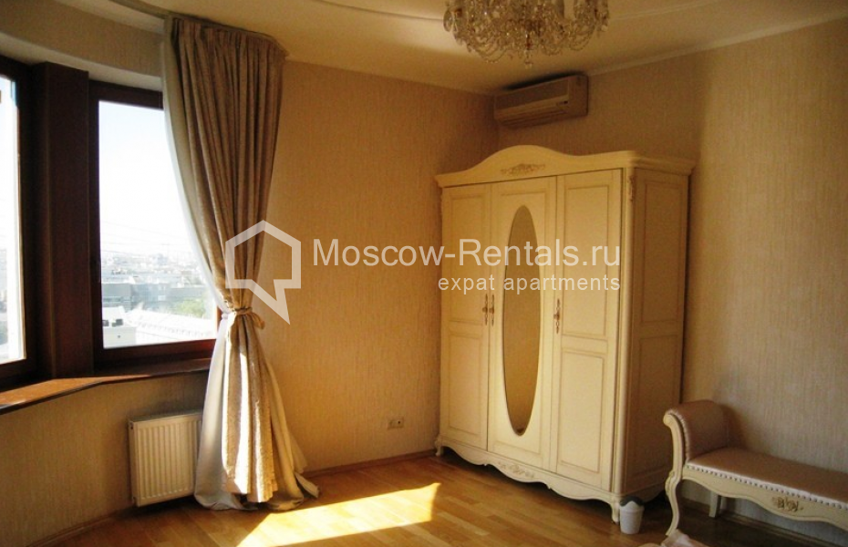 Photo #5 3-room (2 BR) apartment for <a href="http://moscow-rentals.ru/en/articles/long-term-rent" target="_blank">a long-term</a> rent
 in Russia, Moscow, Grokholsky lane, 28