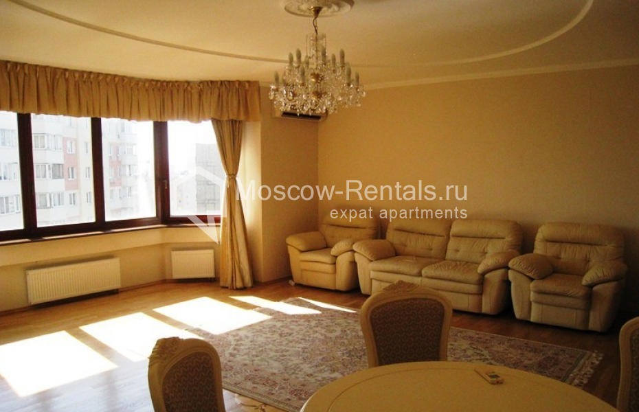 Photo #3 3-room (2 BR) apartment for <a href="http://moscow-rentals.ru/en/articles/long-term-rent" target="_blank">a long-term</a> rent
 in Russia, Moscow, Grokholsky lane, 28