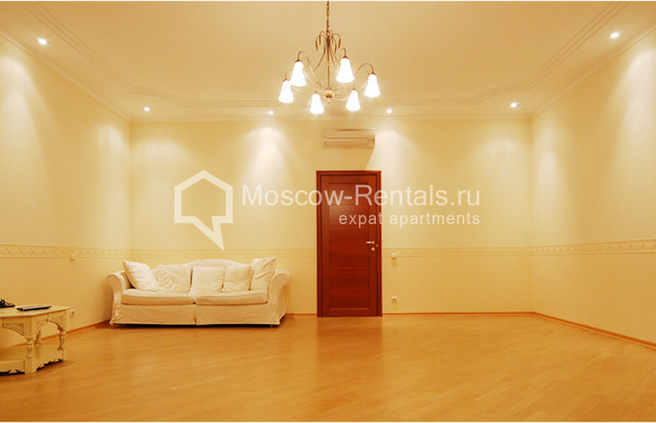 Photo #3 3-room (2 BR) apartment for <a href="http://moscow-rentals.ru/en/articles/long-term-rent" target="_blank">a long-term</a> rent
 in Russia, Moscow, Sretenka str, 9