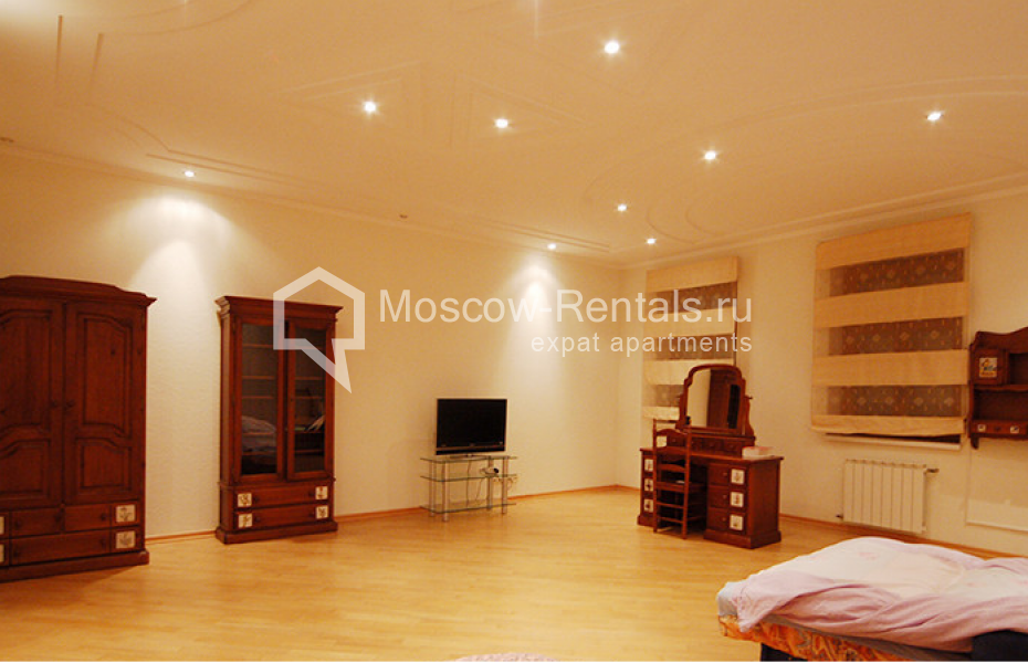Photo #9 3-room (2 BR) apartment for <a href="http://moscow-rentals.ru/en/articles/long-term-rent" target="_blank">a long-term</a> rent
 in Russia, Moscow, Sretenka str, 9