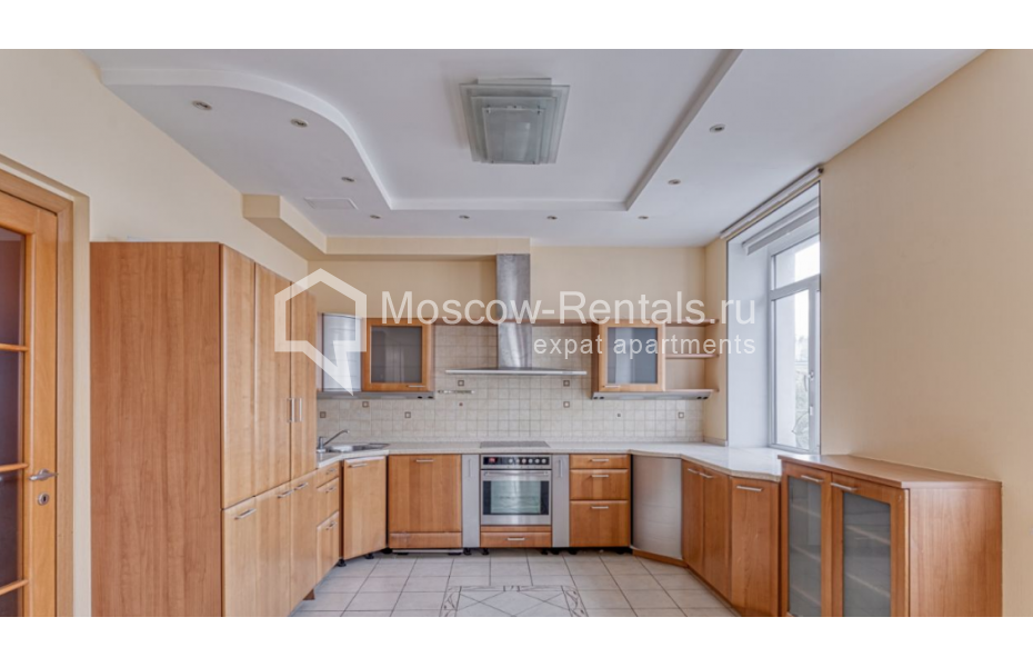 Photo #2 4-room (3 BR) apartment for <a href="http://moscow-rentals.ru/en/articles/long-term-rent" target="_blank">a long-term</a> rent
 in Russia, Moscow, Malaya Ordynka str, 11
