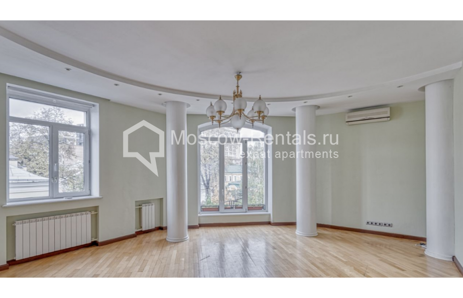 Photo #4 4-room (3 BR) apartment for <a href="http://moscow-rentals.ru/en/articles/long-term-rent" target="_blank">a long-term</a> rent
 in Russia, Moscow, Malaya Ordynka str, 11