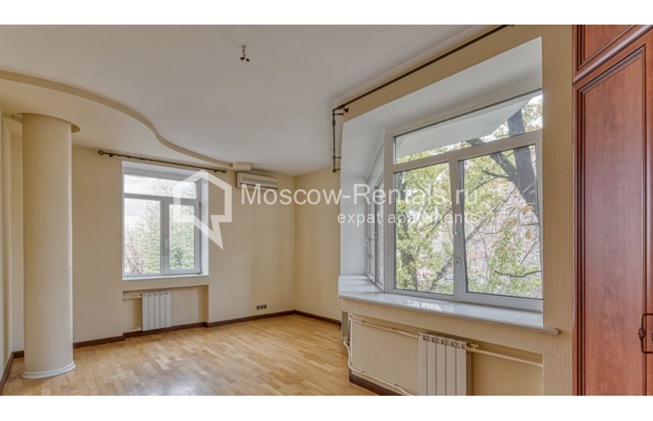 Photo #11 4-room (3 BR) apartment for <a href="http://moscow-rentals.ru/en/articles/long-term-rent" target="_blank">a long-term</a> rent
 in Russia, Moscow, Malaya Ordynka str, 11