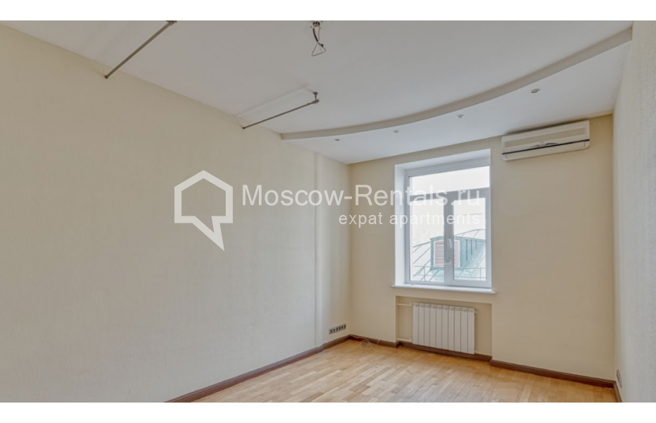 Photo #13 4-room (3 BR) apartment for <a href="http://moscow-rentals.ru/en/articles/long-term-rent" target="_blank">a long-term</a> rent
 in Russia, Moscow, Malaya Ordynka str, 11