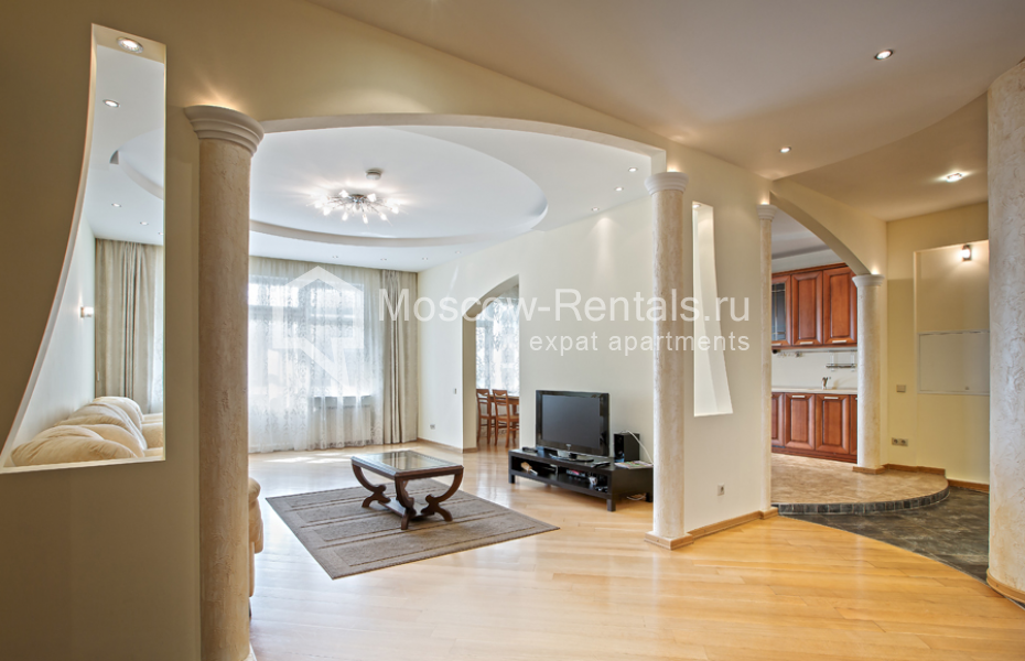 Photo #3 3-room (2 BR) apartment for <a href="http://moscow-rentals.ru/en/articles/long-term-rent" target="_blank">a long-term</a> rent
 in Russia, Moscow, Botanichesky lane, 16