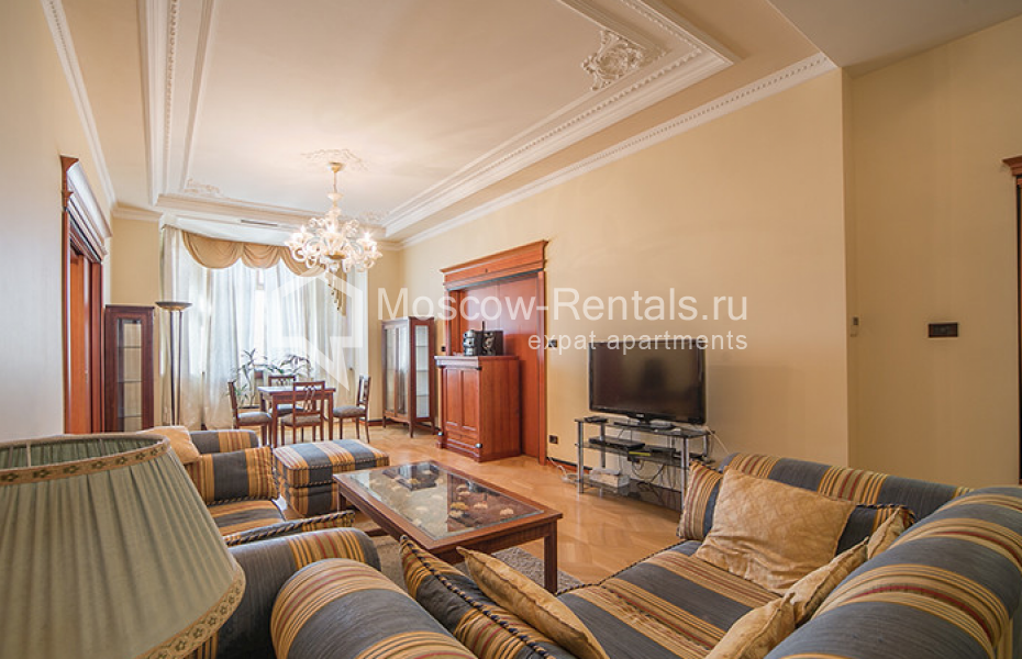 Photo #1 4-room (3 BR) apartment for <a href="http://moscow-rentals.ru/en/articles/long-term-rent" target="_blank">a long-term</a> rent
 in Russia, Moscow, Chistoprudny lane, 15 С 2