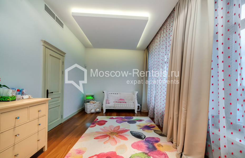 Photo #11 6-room (5 BR) apartment for <a href="http://moscow-rentals.ru/en/articles/long-term-rent" target="_blank">a long-term</a> rent
 in Russia, Moscow, Lavrushinsky lane, 11K1