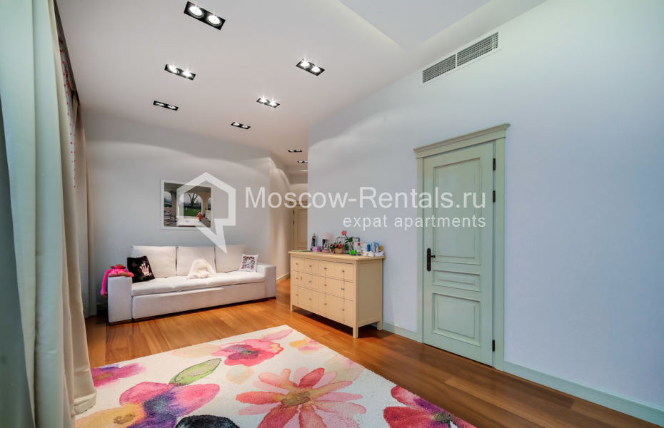 Photo #12 6-room (5 BR) apartment for <a href="http://moscow-rentals.ru/en/articles/long-term-rent" target="_blank">a long-term</a> rent
 in Russia, Moscow, Lavrushinsky lane, 11K1