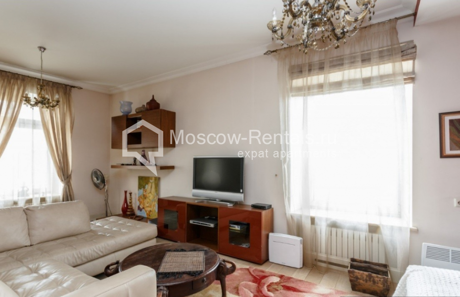 Photo #6 3-room (2 BR) apartment for <a href="http://moscow-rentals.ru/en/articles/long-term-rent" target="_blank">a long-term</a> rent
 in Russia, Moscow, Stary Tolmachevsky lane, 17 с 2