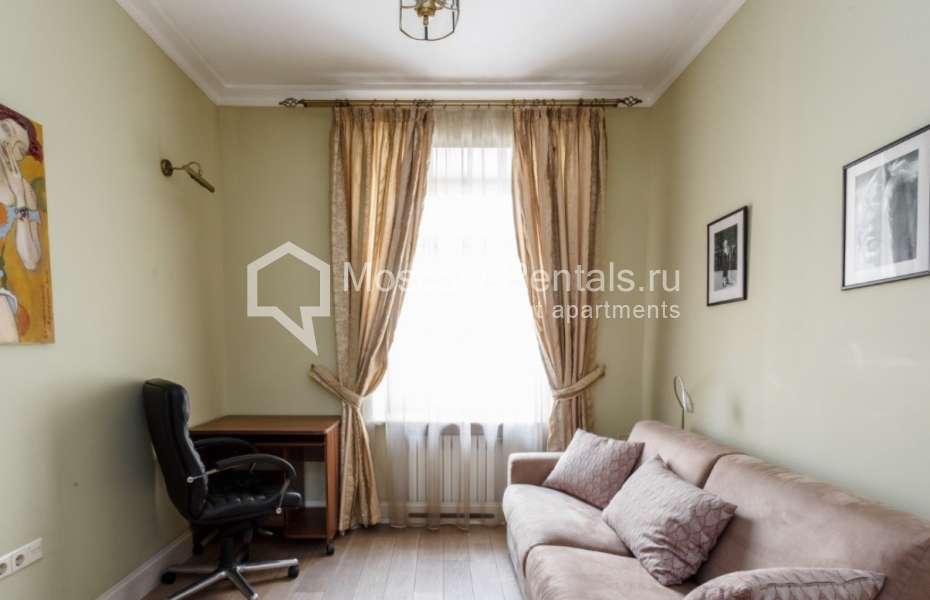 Photo #13 3-room (2 BR) apartment for <a href="http://moscow-rentals.ru/en/articles/long-term-rent" target="_blank">a long-term</a> rent
 in Russia, Moscow, Stary Tolmachevsky lane, 17 с 2