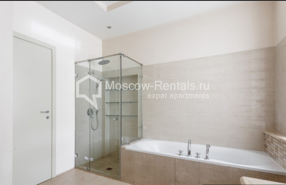 Photo #17 3-room (2 BR) apartment for <a href="http://moscow-rentals.ru/en/articles/long-term-rent" target="_blank">a long-term</a> rent
 in Russia, Moscow, Stary Tolmachevsky lane, 17 с 2