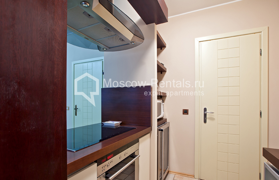 Photo #3 5-room (4 BR) apartment for <a href="http://moscow-rentals.ru/en/articles/long-term-rent" target="_blank">a long-term</a> rent
 in Russia, Moscow, Staromonetny lane, 18