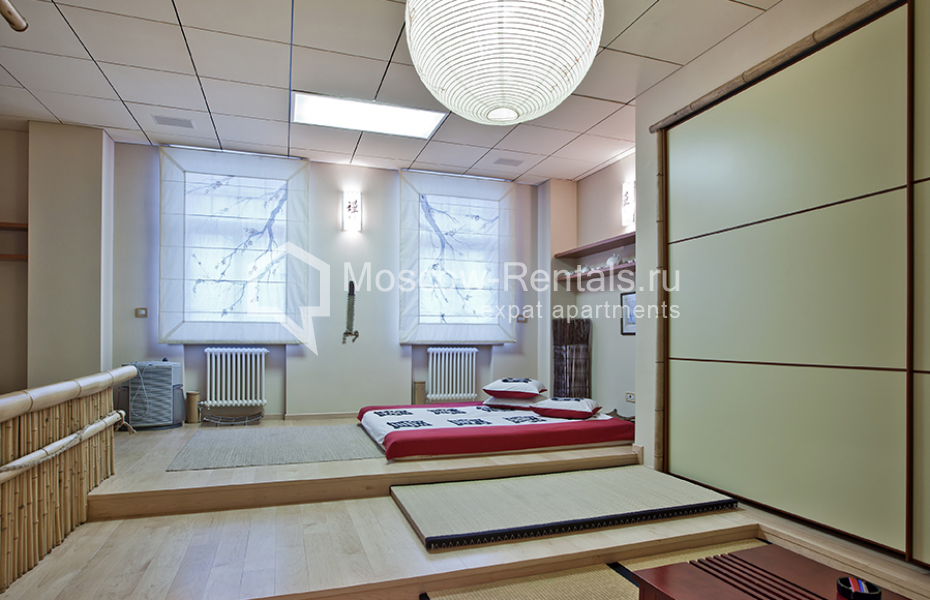 Photo #5 5-room (4 BR) apartment for <a href="http://moscow-rentals.ru/en/articles/long-term-rent" target="_blank">a long-term</a> rent
 in Russia, Moscow, Staromonetny lane, 18