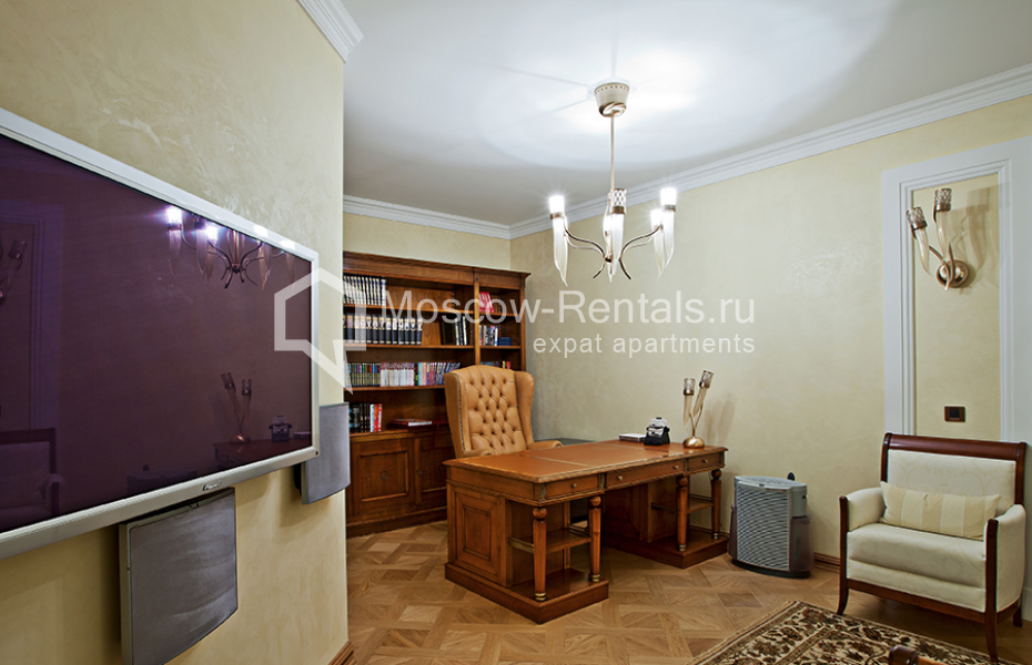 Photo #12 5-room (4 BR) apartment for <a href="http://moscow-rentals.ru/en/articles/long-term-rent" target="_blank">a long-term</a> rent
 in Russia, Moscow, Staromonetny lane, 18