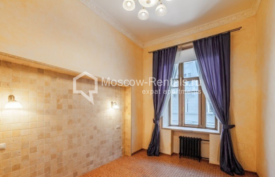 Photo #7 4-room (3 BR) apartment for <a href="http://moscow-rentals.ru/en/articles/long-term-rent" target="_blank">a long-term</a> rent
 in Russia, Moscow, Solyanka str, 1/2 С 1