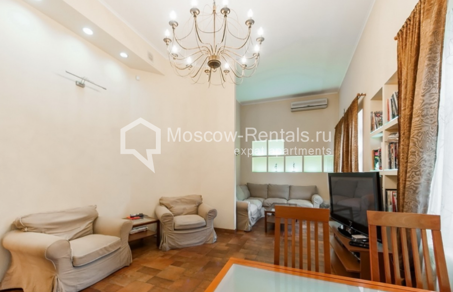 Photo #5 4-room (3 BR) apartment for <a href="http://moscow-rentals.ru/en/articles/long-term-rent" target="_blank">a long-term</a> rent
 in Russia, Moscow, Furmanny lane,  3