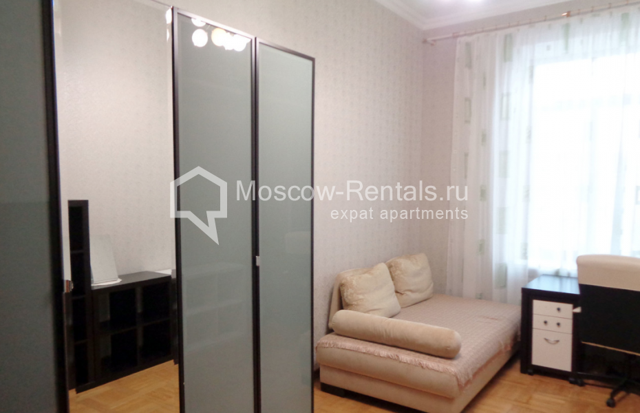 Photo #10 4-room (3 BR) apartment for <a href="http://moscow-rentals.ru/en/articles/long-term-rent" target="_blank">a long-term</a> rent
 in Russia, Moscow, Devyatkin lane, 2