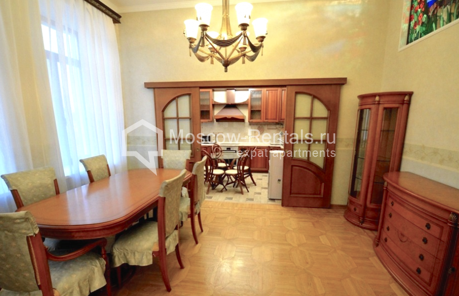 Photo #3 4-room (3 BR) apartment for <a href="http://moscow-rentals.ru/en/articles/long-term-rent" target="_blank">a long-term</a> rent
 in Russia, Moscow, Devyatkin lane, 2