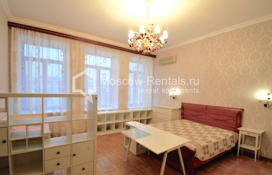 Photo #6 4-room (3 BR) apartment for <a href="http://moscow-rentals.ru/en/articles/long-term-rent" target="_blank">a long-term</a> rent
 in Russia, Moscow, Devyatkin lane, 2