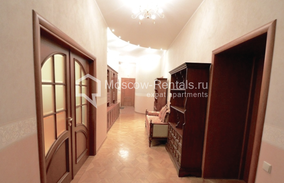 Photo #18 4-room (3 BR) apartment for <a href="http://moscow-rentals.ru/en/articles/long-term-rent" target="_blank">a long-term</a> rent
 in Russia, Moscow, Devyatkin lane, 2