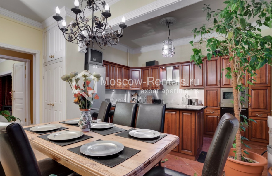 Photo #3 4-room (3 BR) apartment for <a href="http://moscow-rentals.ru/en/articles/long-term-rent" target="_blank">a long-term</a> rent
 in Russia, Moscow, Orlikov lane, 8