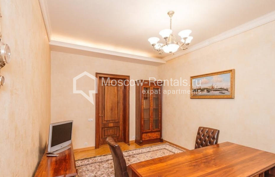 Photo #7 4-room (3 BR) apartment for <a href="http://moscow-rentals.ru/en/articles/long-term-rent" target="_blank">a long-term</a> rent
 in Russia, Moscow, Pozharsky lane., 7А