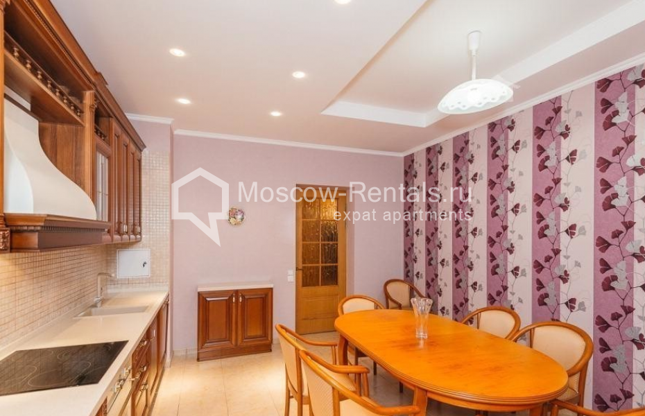 Photo #1 4-room (3 BR) apartment for <a href="http://moscow-rentals.ru/en/articles/long-term-rent" target="_blank">a long-term</a> rent
 in Russia, Moscow, Pozharsky lane., 7А