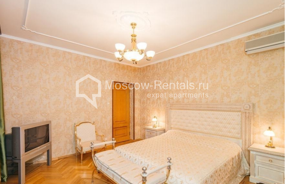 Photo #9 4-room (3 BR) apartment for <a href="http://moscow-rentals.ru/en/articles/long-term-rent" target="_blank">a long-term</a> rent
 in Russia, Moscow, Pozharsky lane., 7А