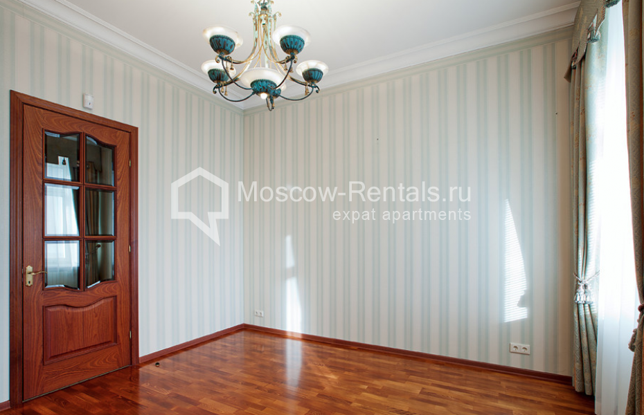 Photo #19 4-room (3 BR) apartment for <a href="http://moscow-rentals.ru/en/articles/long-term-rent" target="_blank">a long-term</a> rent
 in Russia, Moscow, Krivokolenny lane, 7