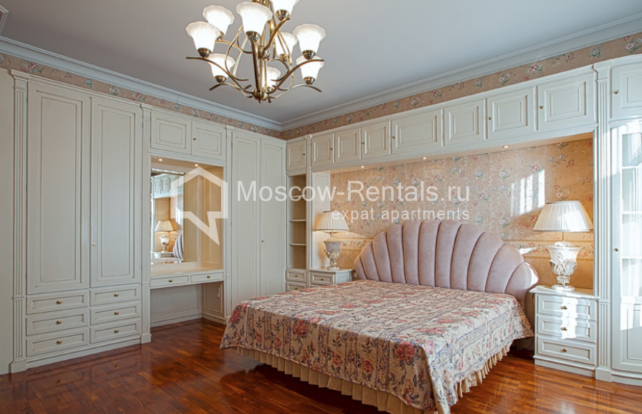 Photo #15 4-room (3 BR) apartment for <a href="http://moscow-rentals.ru/en/articles/long-term-rent" target="_blank">a long-term</a> rent
 in Russia, Moscow, Krivokolenny lane, 7