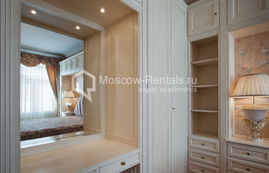 Photo #17 4-room (3 BR) apartment for <a href="http://moscow-rentals.ru/en/articles/long-term-rent" target="_blank">a long-term</a> rent
 in Russia, Moscow, Krivokolenny lane, 7