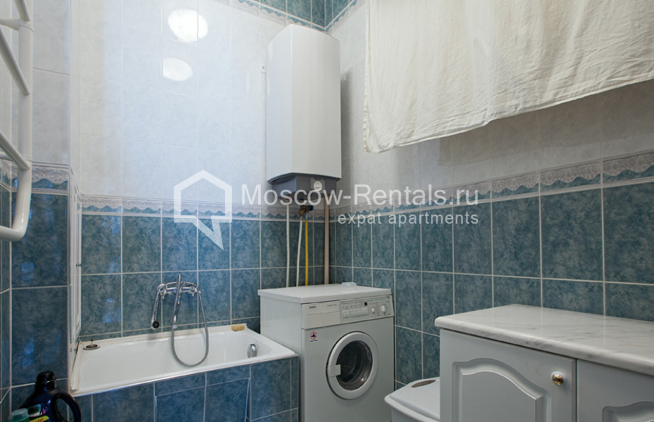 Photo #22 4-room (3 BR) apartment for <a href="http://moscow-rentals.ru/en/articles/long-term-rent" target="_blank">a long-term</a> rent
 in Russia, Moscow, Krivokolenny lane, 7