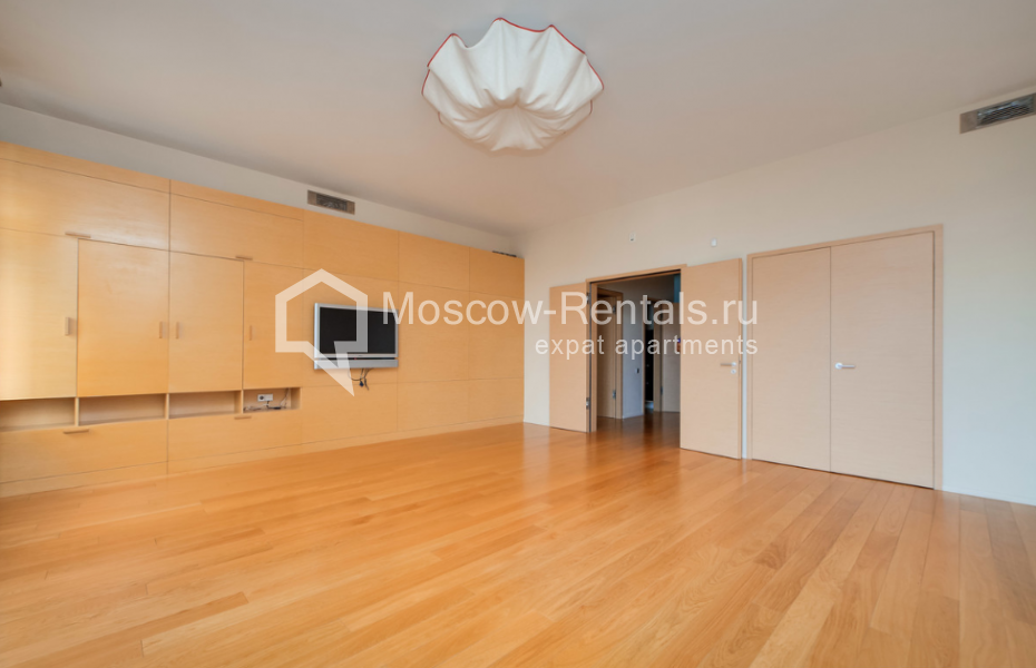 Photo #23 6-room (5 BR) apartment for <a href="http://moscow-rentals.ru/en/articles/long-term-rent" target="_blank">a long-term</a> rent
 in Russia, Moscow, Bakhrushina str, 13