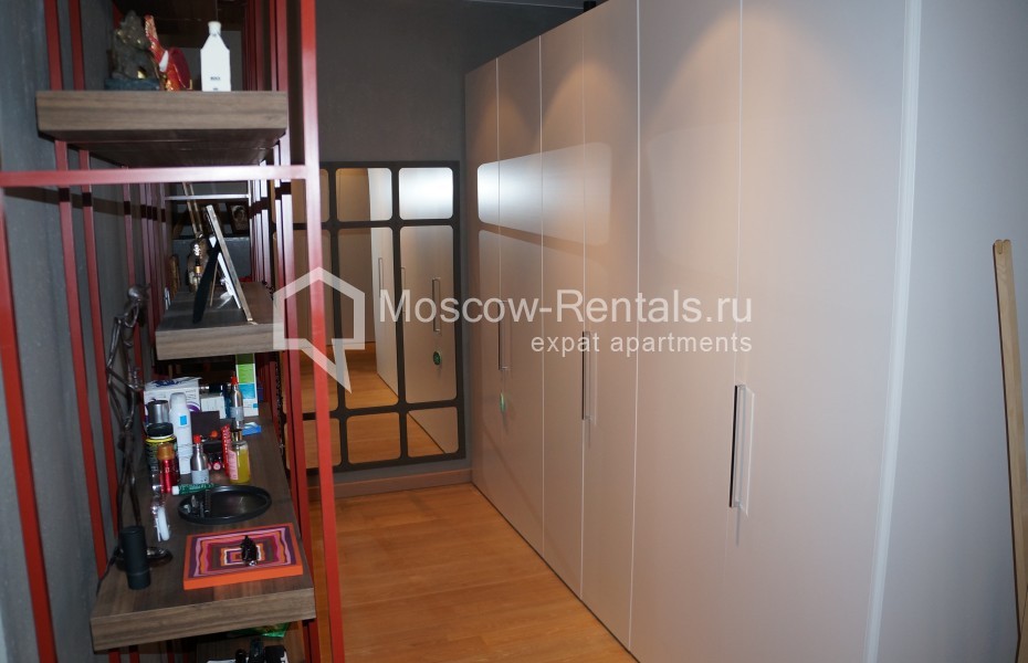 Photo #18 4-room (3 BR) apartment for <a href="http://moscow-rentals.ru/en/articles/long-term-rent" target="_blank">a long-term</a> rent
 in Russia, Moscow, Presnenskaya emb, 8 bld 1