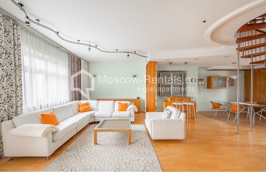 Photo #1 4-room (3 BR) apartment for <a href="http://moscow-rentals.ru/en/articles/long-term-rent" target="_blank">a long-term</a> rent
 in Russia, Moscow, Efremova str, 14