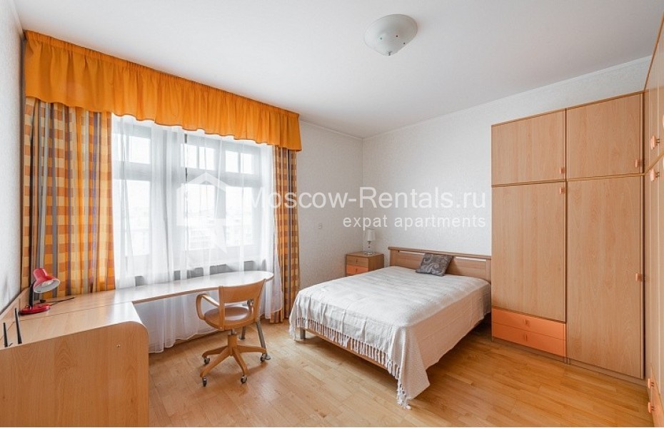 Photo #8 4-room (3 BR) apartment for <a href="http://moscow-rentals.ru/en/articles/long-term-rent" target="_blank">a long-term</a> rent
 in Russia, Moscow, Efremova str, 14