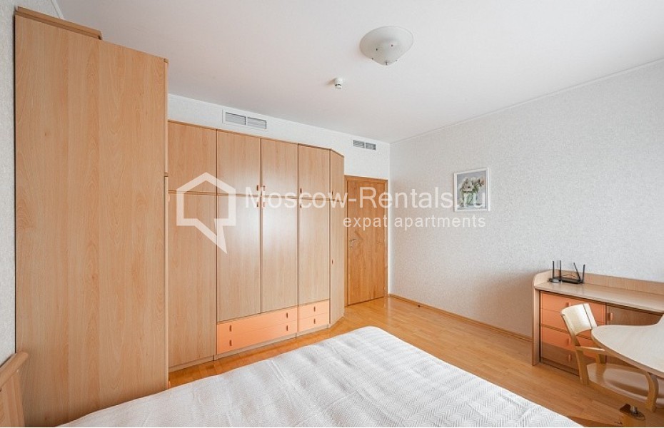 Photo #9 4-room (3 BR) apartment for <a href="http://moscow-rentals.ru/en/articles/long-term-rent" target="_blank">a long-term</a> rent
 in Russia, Moscow, Efremova str, 14