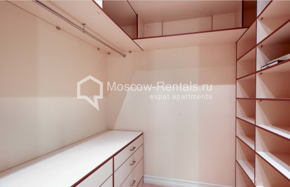 Photo #4 3-room (2 BR) apartment for <a href="http://moscow-rentals.ru/en/articles/long-term-rent" target="_blank">a long-term</a> rent
 in Russia, Moscow, Bolshoi Drovyannoi lane, 18