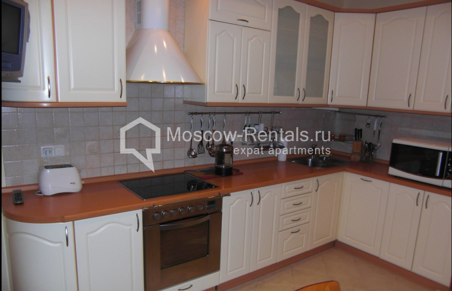 Photo #2 3-room (2 BR) apartment for <a href="http://moscow-rentals.ru/en/articles/long-term-rent" target="_blank">a long-term</a> rent
 in Russia, Moscow, 1st Tverskaya-Yamskaya str., 7