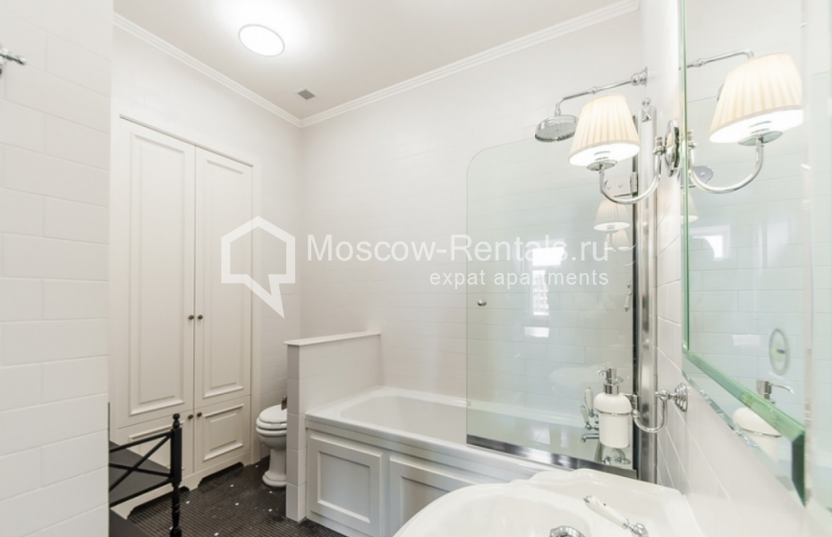 Photo #9 3-room (2 BR) apartment for <a href="http://moscow-rentals.ru/en/articles/long-term-rent" target="_blank">a long-term</a> rent
 in Russia, Moscow, Solyanka str, 1/2 С 1