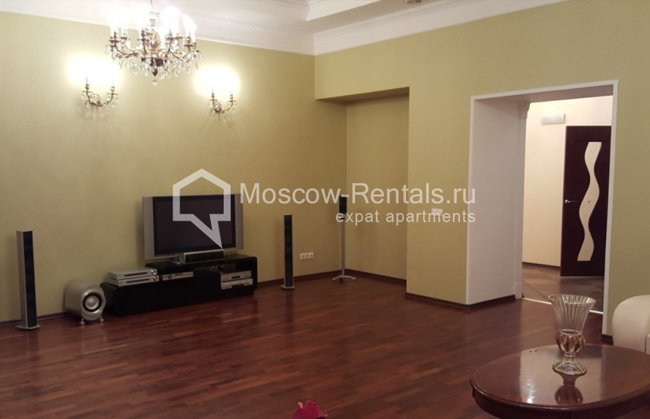 Photo #2 3-room (2 BR) apartment for <a href="http://moscow-rentals.ru/en/articles/long-term-rent" target="_blank">a long-term</a> rent
 in Russia, Moscow, Chaplygina str, 1С1