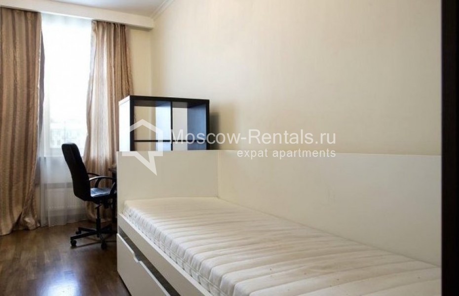 Photo #8 4-room (3 BR) apartment for <a href="http://moscow-rentals.ru/en/articles/long-term-rent" target="_blank">a long-term</a> rent
 in Russia, Moscow, Troitskaya str,  8