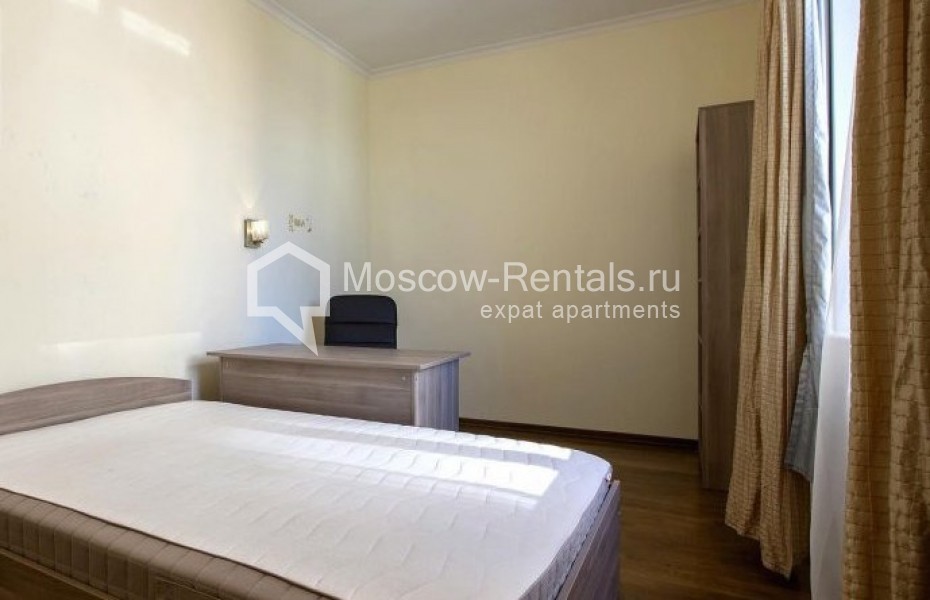 Photo #7 4-room (3 BR) apartment for <a href="http://moscow-rentals.ru/en/articles/long-term-rent" target="_blank">a long-term</a> rent
 in Russia, Moscow, Troitskaya str,  8